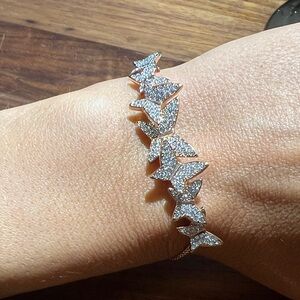 Idyllia Lilia bracelet
Butterfly, White, Rose gold-tone plated